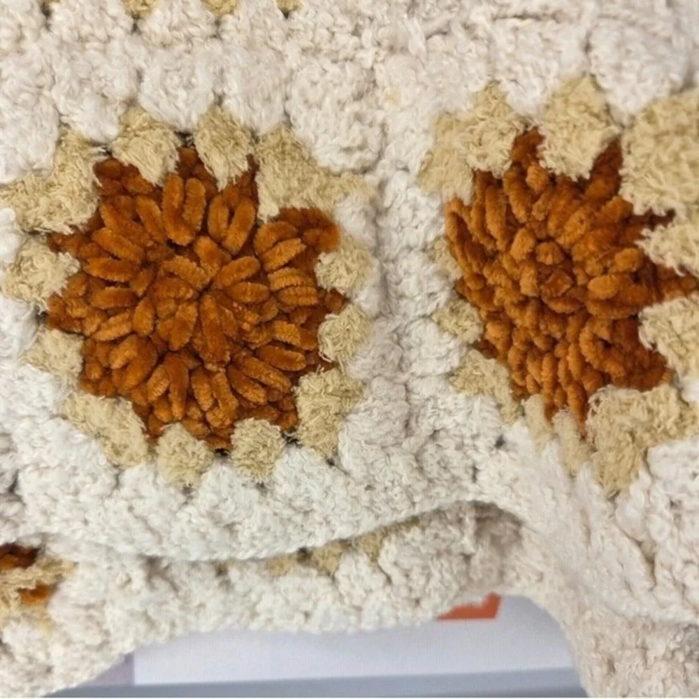 The Farmhouse‎ Rachel Ashwell Fall Cozy Crochet Cream and Orange Table Runner